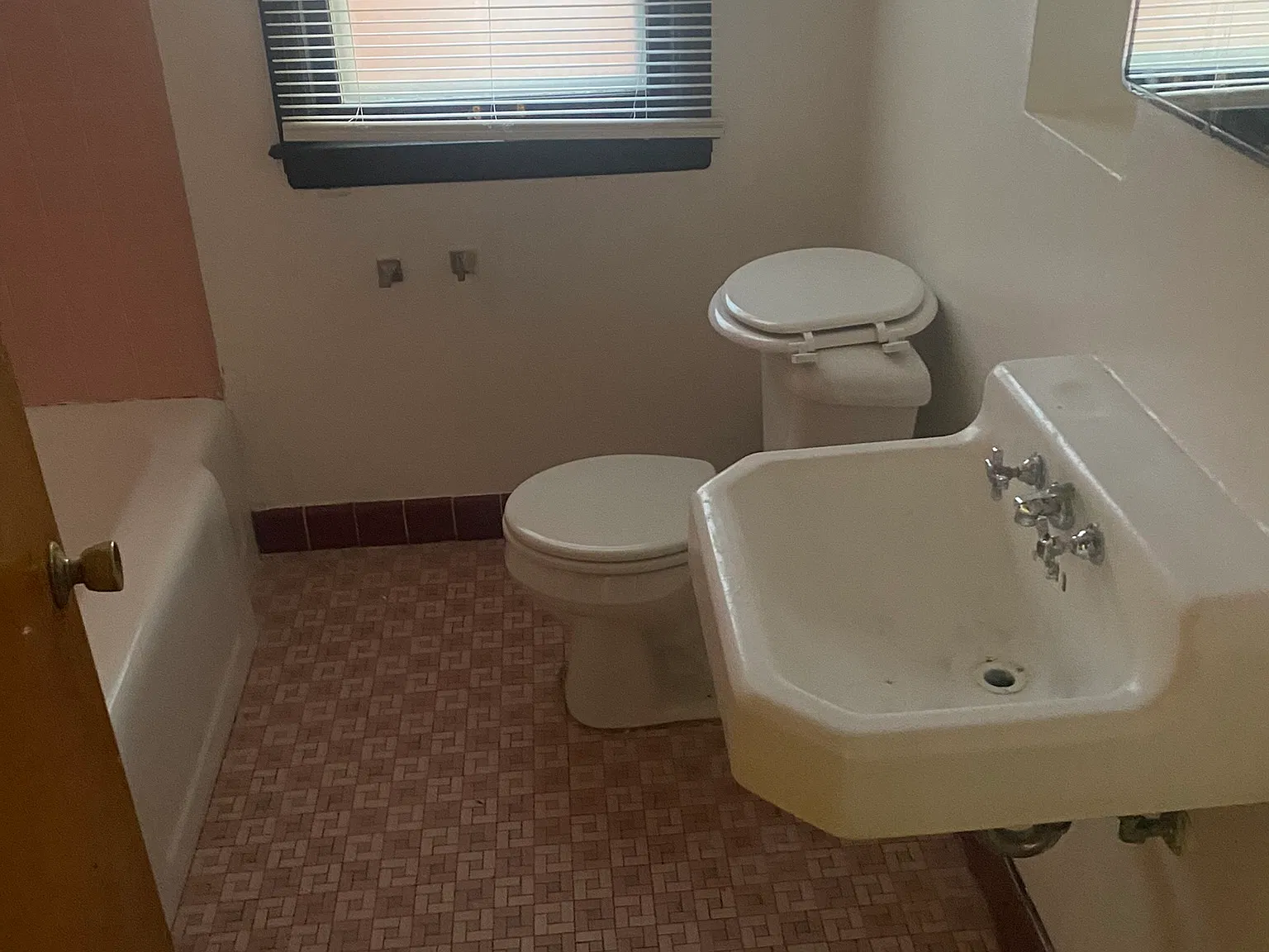 2 bed, 2240 sqft, $1,450 — Photo 3