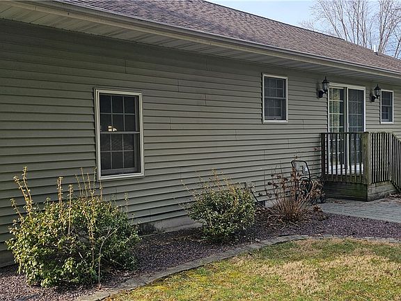 3rd image of 14 Evergreen Dr