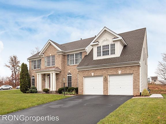 3rd image of 10641 Heron Ridge Ct