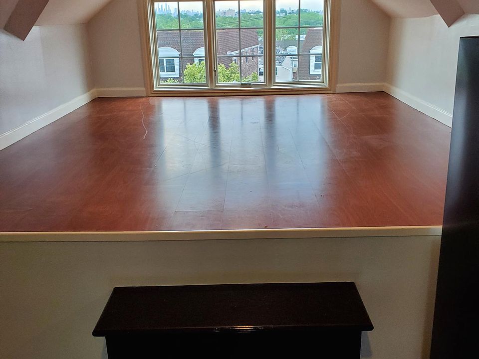1st image of 2315 Parsons Blvd
