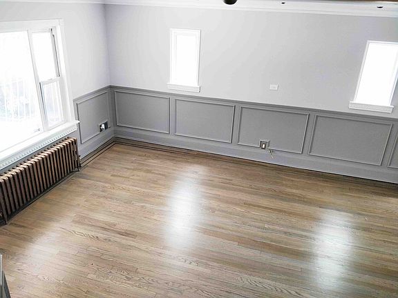 5th image of 5044 61st St