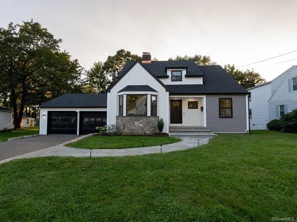 30 Lawncrest Road, Danbury, CT 06810