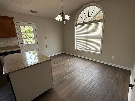 4th image of 1555 Clan Campbell Dr