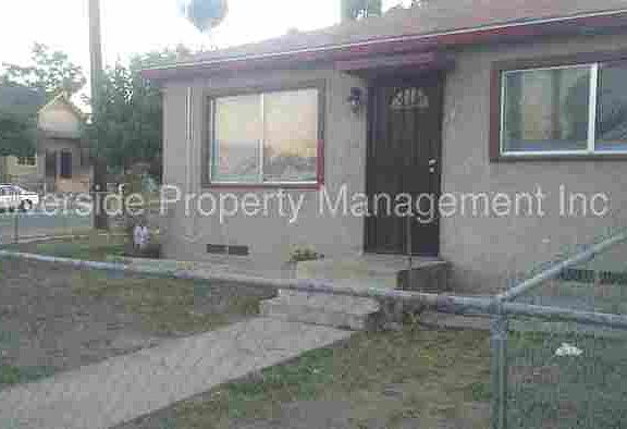 3rd image of 1176 W Rialto Ave