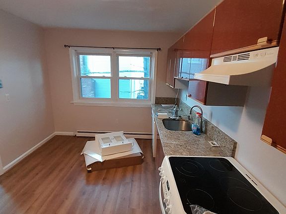 5th image of 53 Parke Ave #1
