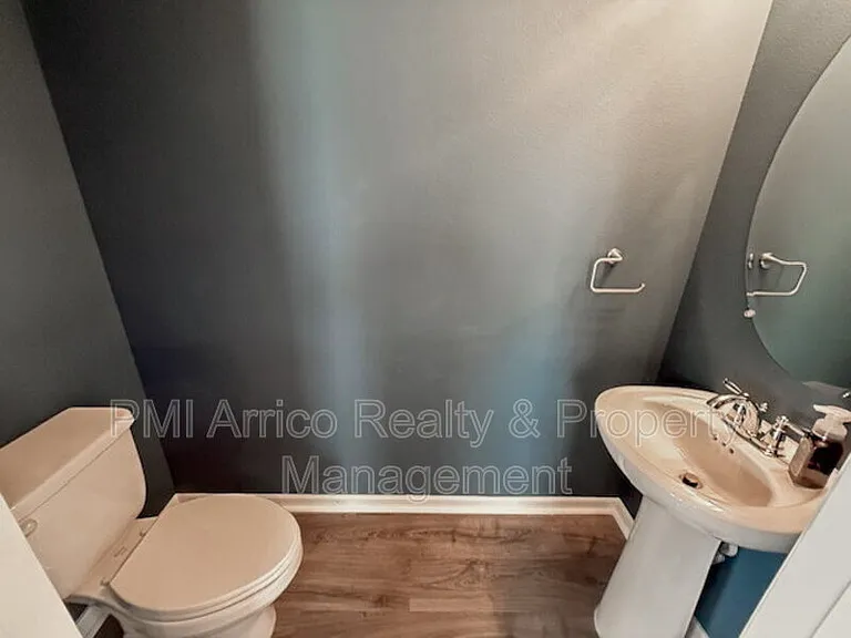 6334 Fairmont Ln — Photo 9