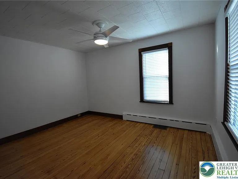 204 N 9th St — Photo 6