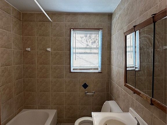 5th image of 2517 Providence St