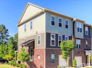 3906 Brokenshire St, Cary, NC 27519