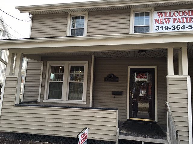1st image of 611 E Burlington St
