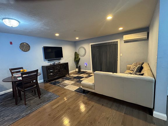 3rd image of 26 Sugar Maple Ln Unit 26