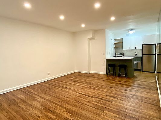 5th image of 82 Irving Pl APT 4B