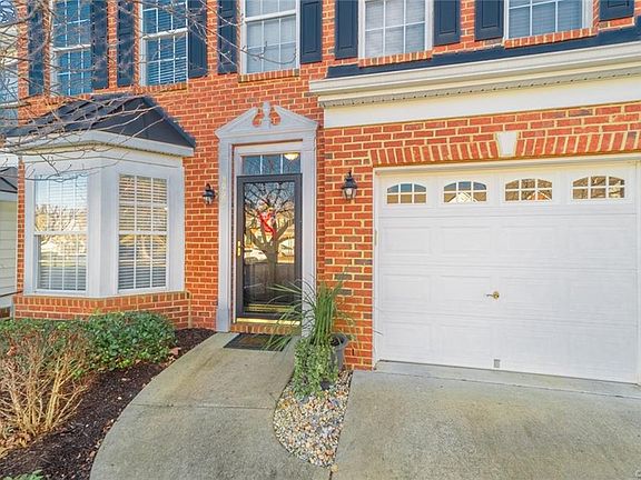 3rd image of 5923 Park Creste Dr