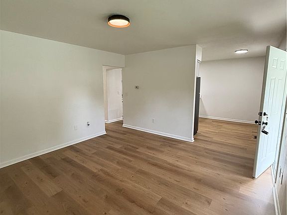4th image of 3650 Teaberry Dr