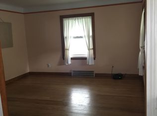 18729 Kenosha St, Harper Woods, MI 48225