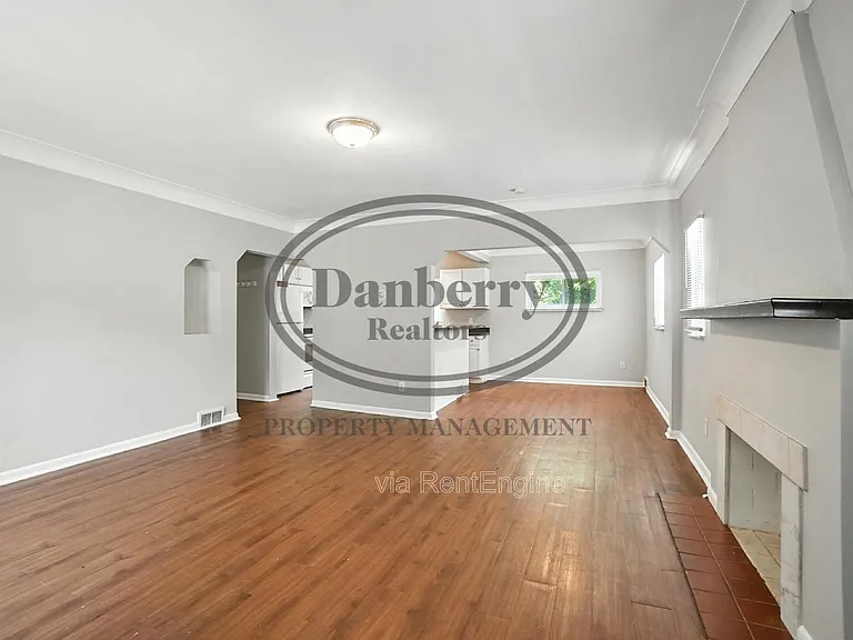 822 Searles Rd — Photo 7