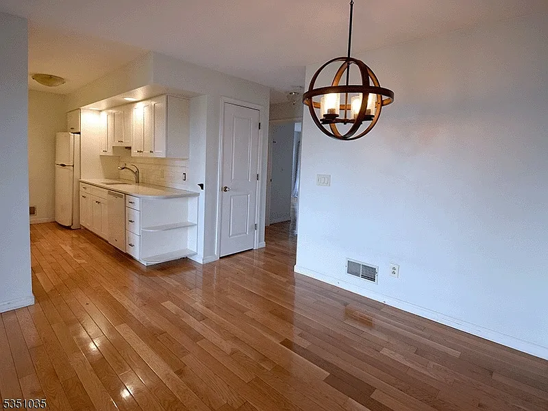 2 bed, 1.0 bath, $2,600 — Photo 4