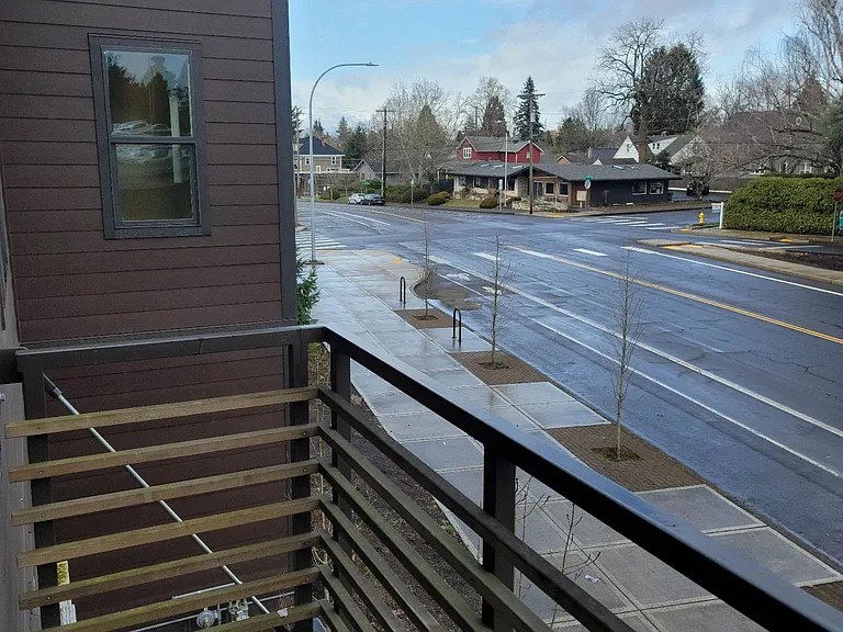 Clark Apartments — Photo 25