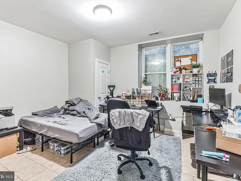 331 N 40th St #3B — Photo 8