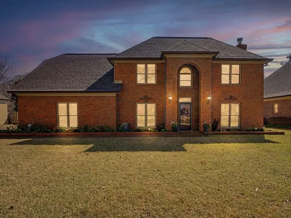 2530 Dibrell Trail Dr, Collierville, TN 38017