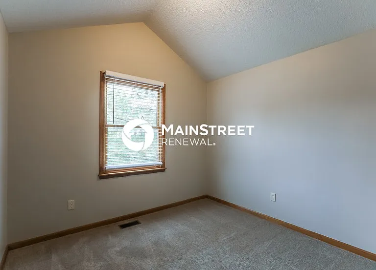 606 Canter St — Photo 8