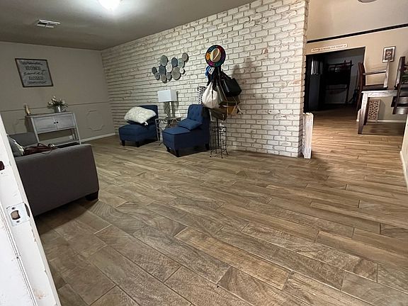 3rd image of 3410 QUIVER DR