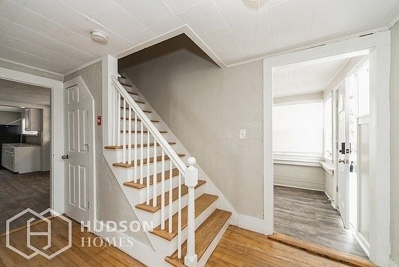 2nd image of 18 Mount Guyot St