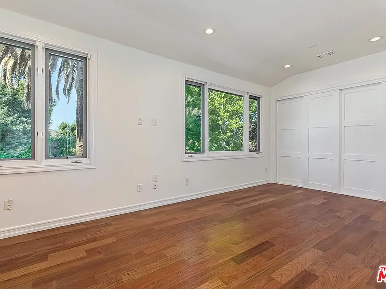 2890 Forrester Dr — Photo 32
