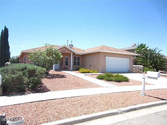 2nd image of 842 De Leon Dr