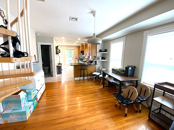 3rd image of 33 Knoll St #2