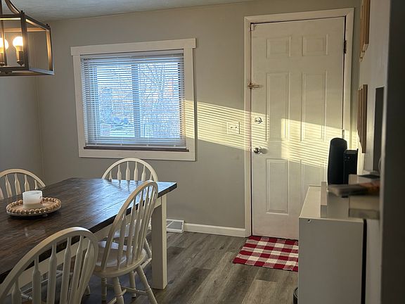 5th image of 1275 Marsdale Ave