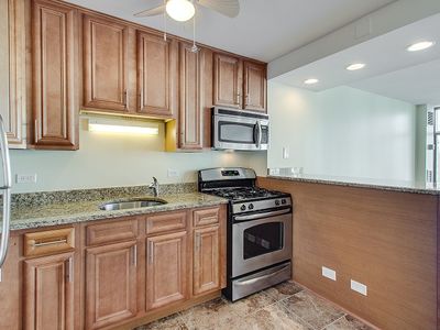 1 E Scott St APT 1312, Chicago, IL, 60610