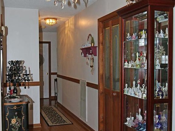 3rd image of 254 Hawick Rd