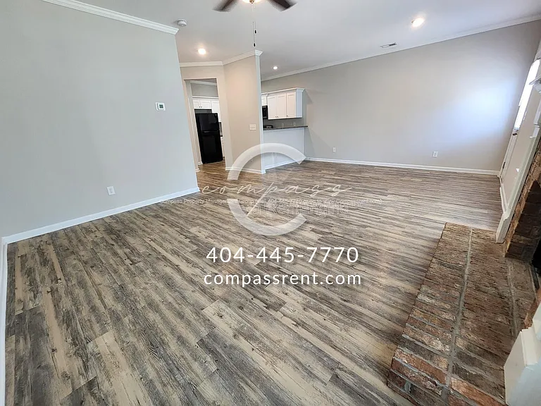 206 Lyndon Way NW — Photo 5