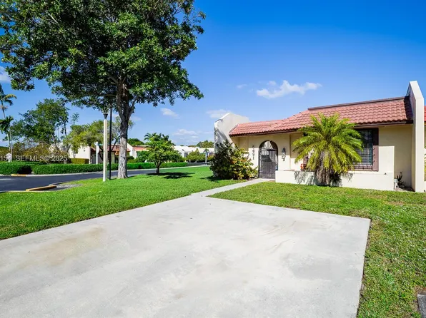 6491 NW 190th Ter, Hialeah, FL 33015