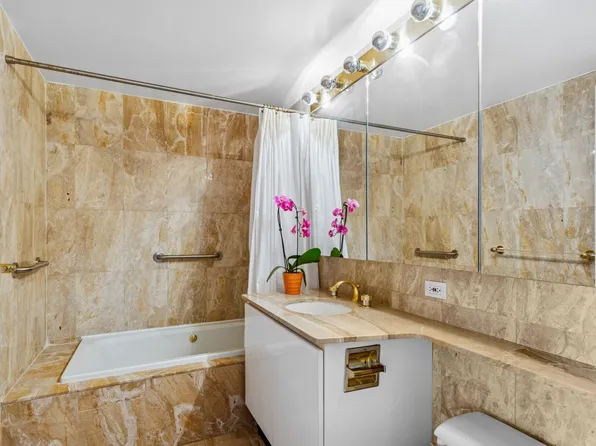 422 East 72nd Street image 6 of 15