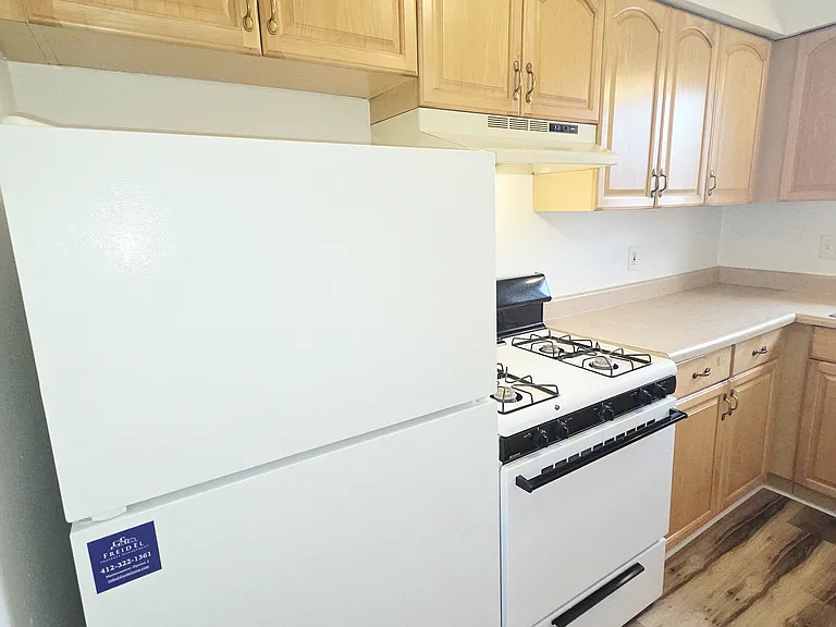 111 Pine Dr #10 — Photo 10
