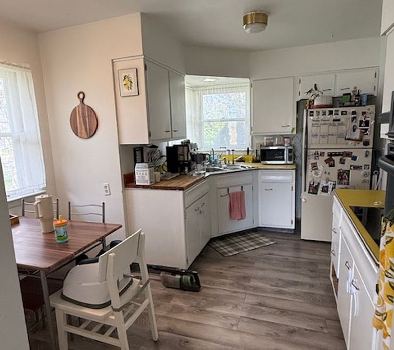 1st image of 946 Avenue E