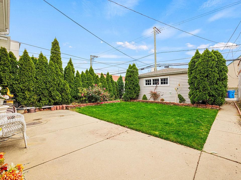 2nd image of 5211 W Newport Ave