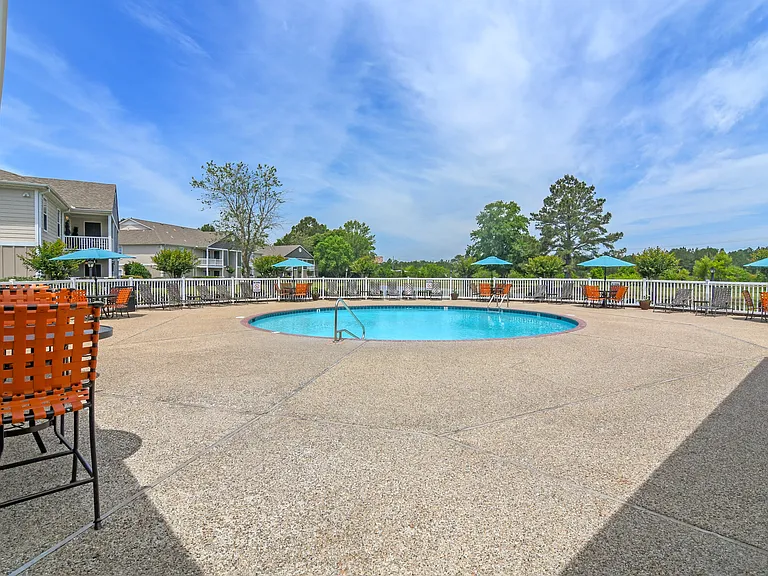 The Pointe Apartment Homes — Photo 12