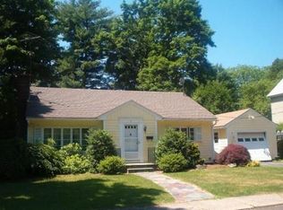 2 Lincoln St, Maynard, MA 01754