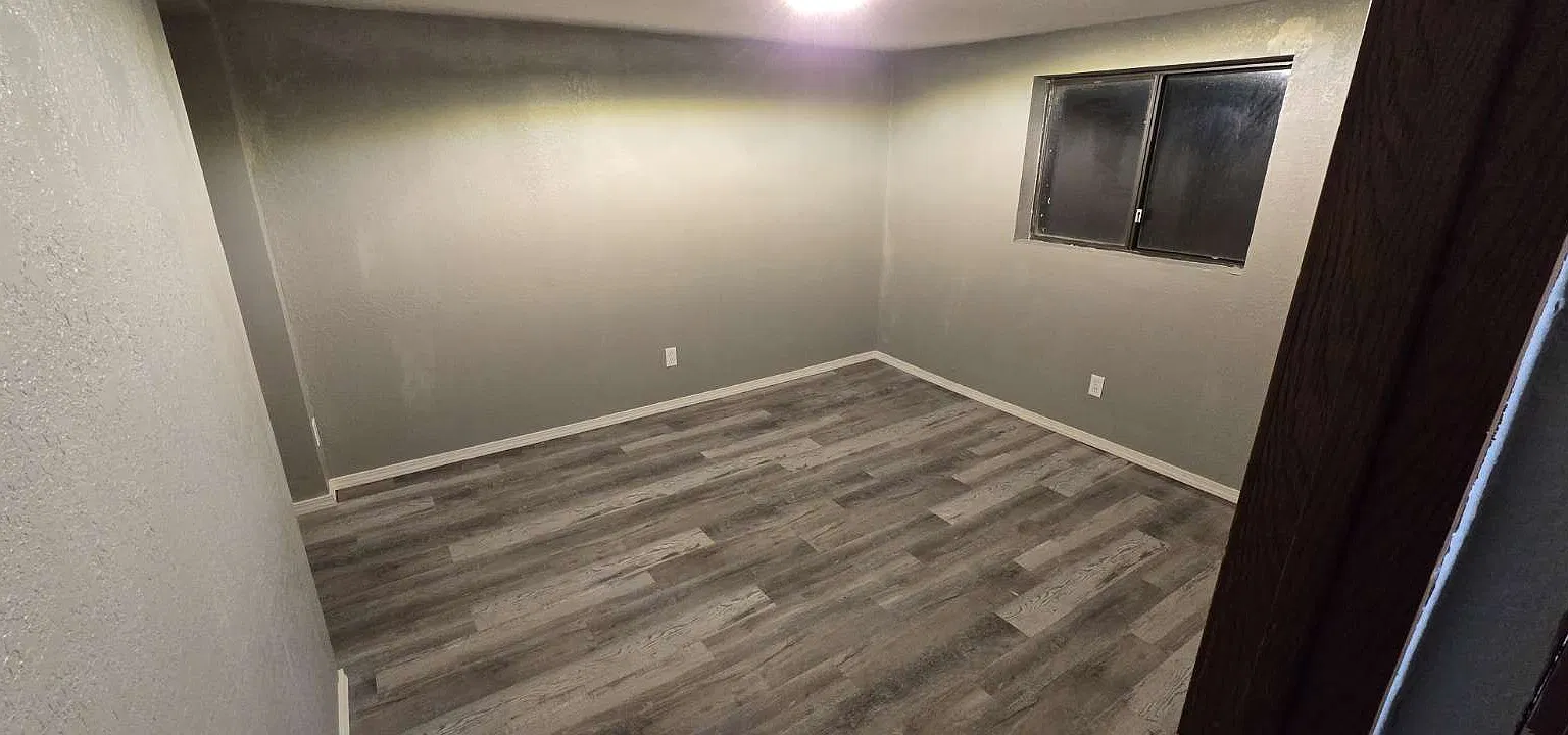 2 bed, 812 sqft, $900 — Photo 2