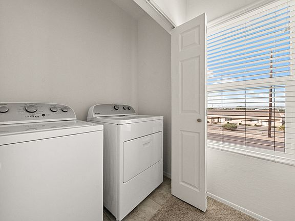 4th image of 833 S Avenue A #13