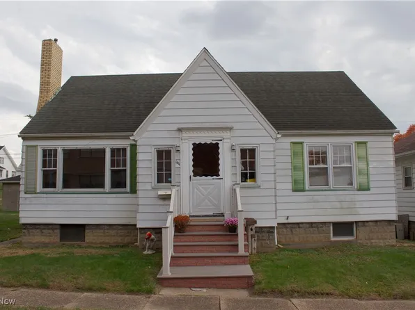 1411 Orange St, Coshocton, OH 43812