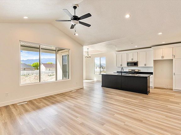 5th image of 3675 N Columbine Way #381