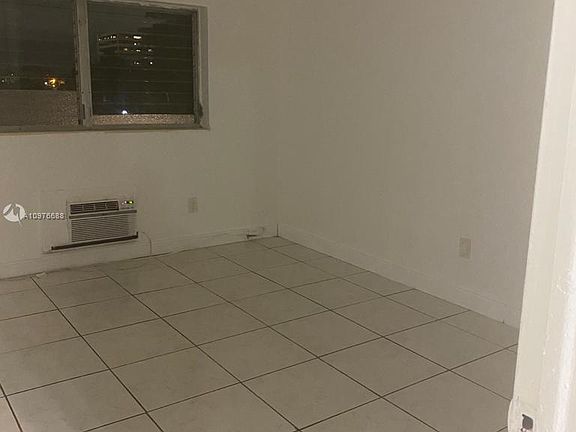 5th image of 1400 NE 111th St APT 1C