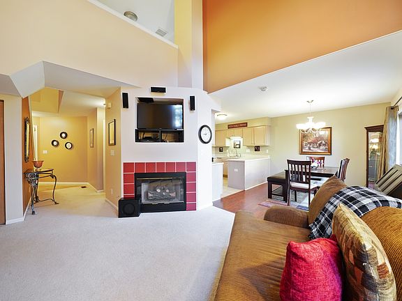 3rd image of 1656 Abington Ln