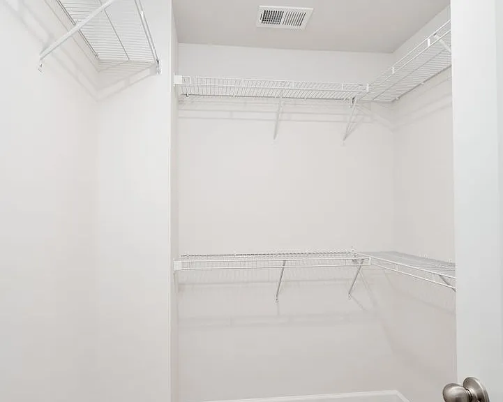 775 Justify Loop — Photo 20