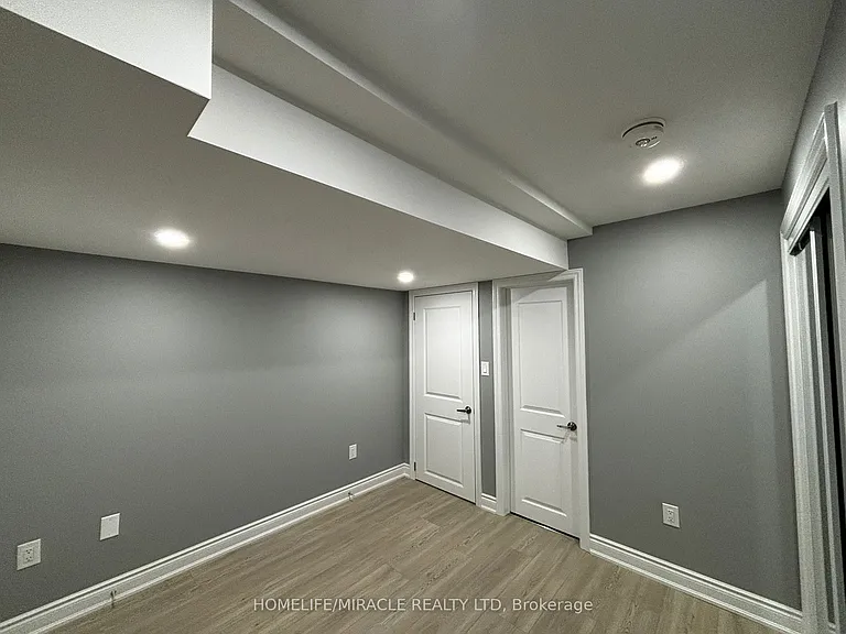 35 Merrimac Dr — Photo 21
