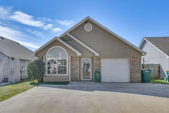 1st image of 3057 Yorktown Cir